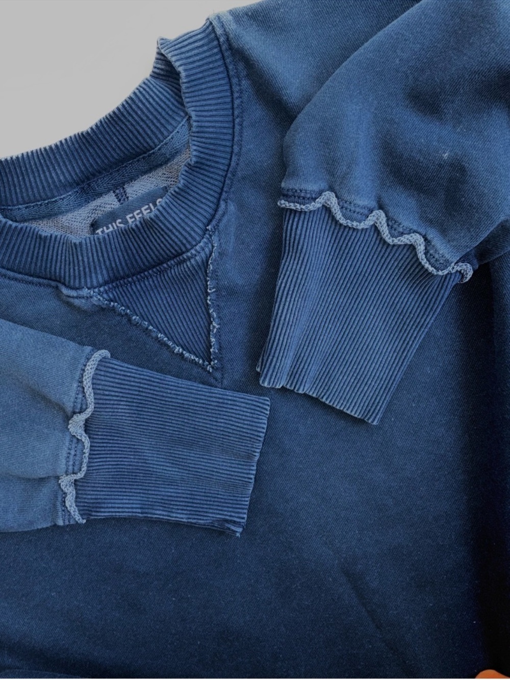 AE - Oversized Crewneck Sweatshirt - Picture 12 of 13